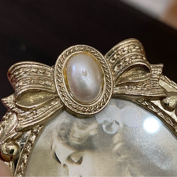 Vintage Dayton Hudson Corp Gold-tone Ornate Faux Pearl Bow Photo Picture Frame - Picture 16 of 16